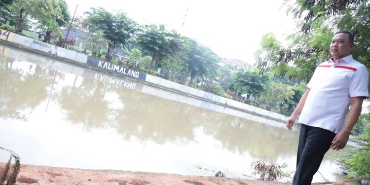 Tinjau Pembongkaran Bangunan Liar di Sekitar UNISMA, Wali Kota : Penertiban Dilakukan Demi Ketertiban dan Kenyamanan Kota.