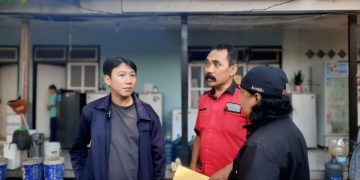 AHLI WARIS DATANGI LOKASI TANAH SENGKETA DI SITUBONDO, SEMPAT TERJADI KERIBUTAN