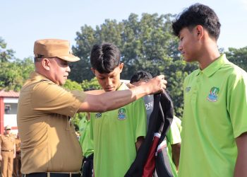 Dukung Pembinaan Internasional, Wali Kota Bekasi Lepas Tim Sepakbola ke Korea Selatan