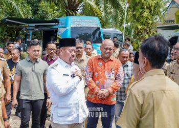 Peringati Hari Lingkungan Hidup Sedunia, Bupati Batu Bara Bersihkan Sampah Plastik di Pantai Belacan