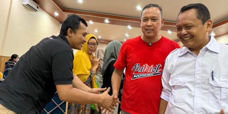 Wali Kota Bekasi Tri Adhianto Buka Layanan SPMB Sampai 24.00: Semua Sesuai Aturan, Tidak Ada Titipan!