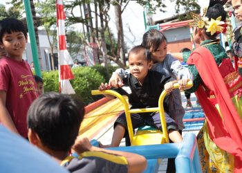 Wali Kota Bekasi Tri Adhianto Resmikan Taman Bermain RW 26 Teluk Pucung, Dorong Ruang Publik untuk Warga