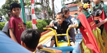 Wali Kota Bekasi Tri Adhianto Resmikan Taman Bermain RW 26 Teluk Pucung, Dorong Ruang Publik untuk Warga