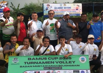Wawali Harris Bobihoe Buka Turnamen Sekaligus Main Voli Bersama Masyarakat Bojongsari