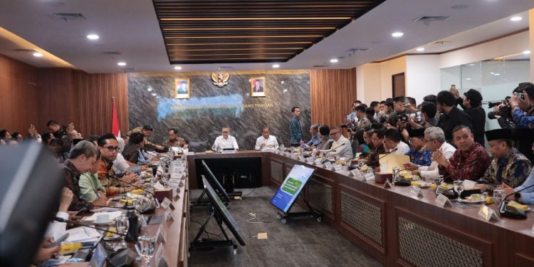 Rakor Bersama Menko Bidang Pangan Bahas PSEL, Wali Kota Bekasi Nyatakan Siap Terapkan Teknologi Pengolahan Sampah.