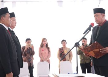 Wali Kota Bekasi Lantik Dua Direktur Utama BUMD: Dorong Profesionalisme dan Sinergi Tingkatkan PAD