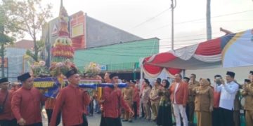 Bupati  Situbondo Yusuf Rio Wahyu Prayogo Dan Wakil Bupati Ulfiyah Agendakan tradisi Ancak Agung acara tahunan akan di Meriakan kembali