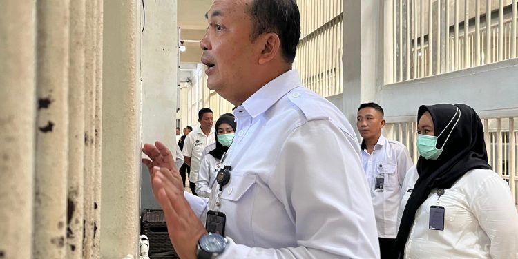 Jungkat-Jungkit’ Inovasi Lapas Narkotika Bandar Lampung Jemput Bola Periksa Kesehatan Warga Binaan