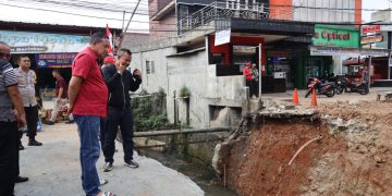 Wali Kota Bekasi Pantau Revitalisasi Jembatan 0 Rawalumbu dan Rencana Pembangunan Polder Air Sepanjang Jaya