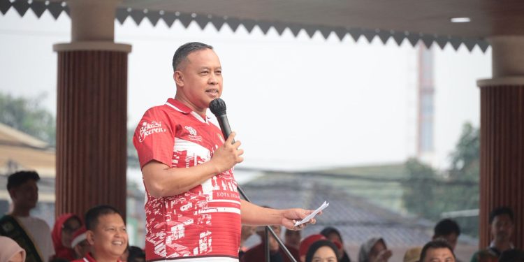 Walikota Bekasi Bersama Ribuan Warga Susuri Jejak Sejarah di Kota Bekasi Berjalan Kaki