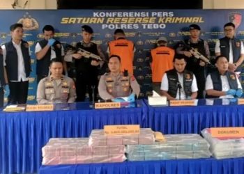 MANTAN BRANS MANGER DAN SATU STAF PEMASARAN BANK BSI CABANG RIMBO BUJANG DITETAPKAN JADI TERSANGKA OLEH UNIT TINDAK PIDANA KORUPSI (TIPIKOR) POLRES TEBO