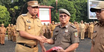 Pemkot Bekasi Bagikan 11.000 Bendera Merah Putih untuk Masyarakat Lewat Kecamatan, Kelurahan, dan Perangkat Daerah dalam Rangka HUT RI ke-80
