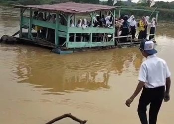 Akankah Jembatan Permanen Dibangun ? Transportasi Tempek Tua Masih Beroperasi Hingga Kini
