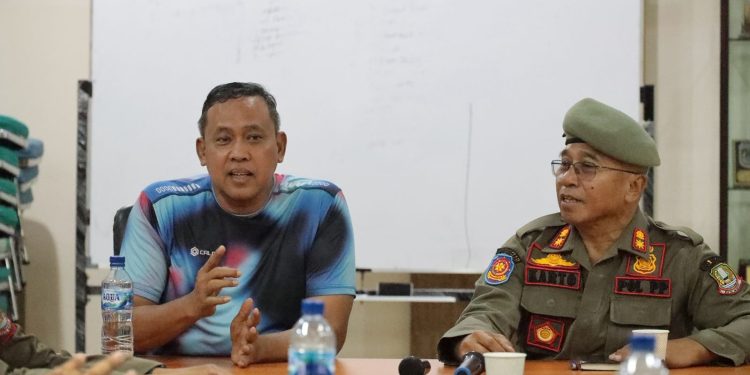 Sidak ke Kantor Satpol PP, Wali Kota Bekasi Ingatkan Pentingnya Tertibkan Bangunan Liar Secara Humanis