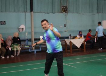 Wawali Harris Bobihoe Tampil Memukau Di Turnamen Bulu Tangkis se Mustika Jaya