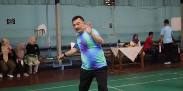 Wawali Harris Bobihoe Tampil Memukau Di Turnamen Bulu Tangkis se Mustika Jaya