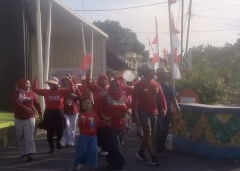 Meningkatkan Semangat Kemerdekaan Para Pahlawan Telah Berjuang Kalangan Warga RT 03 RW 03; Lingkungan Parse Kelurahan Dawuhan Kecamatan Situbondo Kab. Situbondo Sagat Memeriahkan Acara Tersebut.