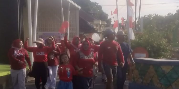 Meningkatkan Semangat Kemerdekaan Para Pahlawan Telah Berjuang Kalangan Warga RT 03 RW 03; Lingkungan Parse Kelurahan Dawuhan Kecamatan Situbondo Kab. Situbondo Sagat Memeriahkan Acara Tersebut.