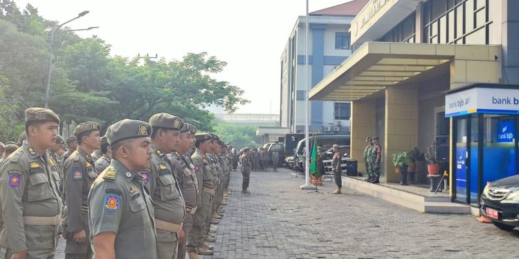 Satpol PP Kota Bekasi Laksanakan Apel Gabungan dan Pembinaan Fisik