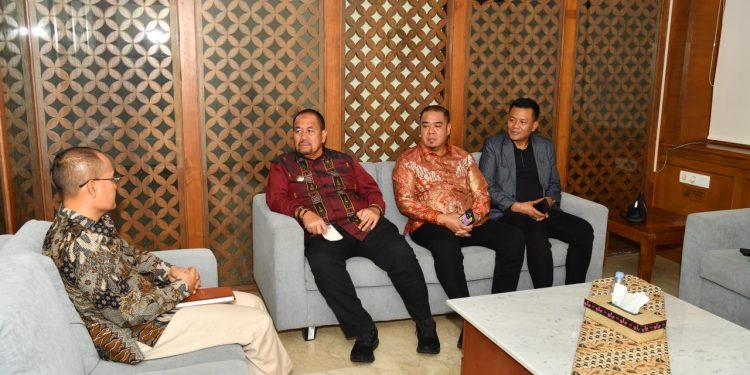 Peduli Pendidikan di Batu Bara, Bupati Batu Bara Lakukan Kunjungan ke Kemendikdasmen RI