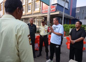 Wali Kota Bekasi Temui Langsung Satpam Sumarecon atas Kesiapsiagaan Jaga Kondusivitas Kota, Stick Golf Jadi Simbol