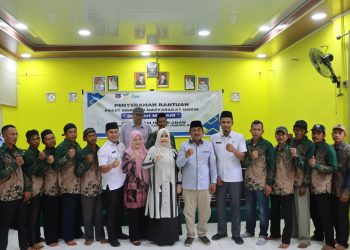 Bupati Anwar Sadat Didampingi Ketua TP PKK Salurkan Bantuan Sosial bagi Lansia, Disabilitas, dan Masyarakat Kurang Mampu di Bram Itam