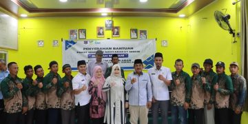 Bupati Anwar Sadat Didampingi Ketua TP PKK Salurkan Bantuan Sosial bagi Lansia, Disabilitas, dan Masyarakat Kurang Mampu di Bram Itam