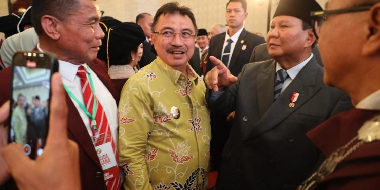 Hadiri Wisuda Ukri, Ini Pesan Wawali Harris Bobihoe Kepada Generasi Penerus