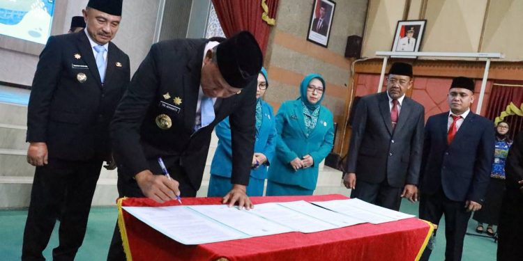 Wali Kota Tri Adhianto Lantik 385 PPPK dan PNS Baru, Tegaskan Kinerja Harus Lebih Maksimal
