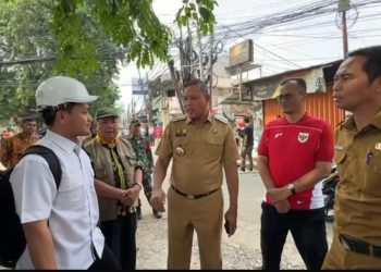 Wali Kota Bekasi Tinjau Langsung Proyek Revitalisasi dan Normalisasi Bantaran Sungai Kayuringin