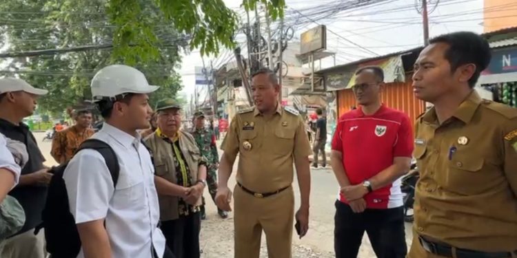 Wali Kota Bekasi Tinjau Langsung Proyek Revitalisasi dan Normalisasi Bantaran Sungai Kayuringin