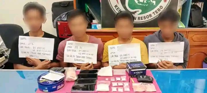 Satresnarkoba Polres Tebo kembali ungkap 4 Orang Di Duga bandar sekaligus pengedar Sabu-Sabu di Rimbo Bujang