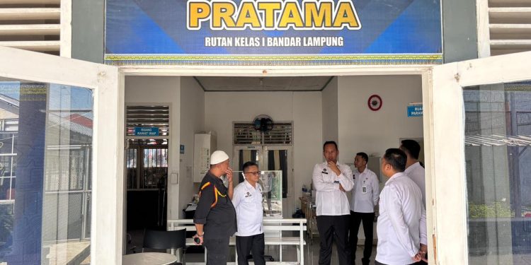 Kepala Rutan Kelas I Bandar Lampung Lakukan Kontrol ke Poliklinik, Pastikan Pelayanan Kesehatan Warga Binaan Berjalan Optimal