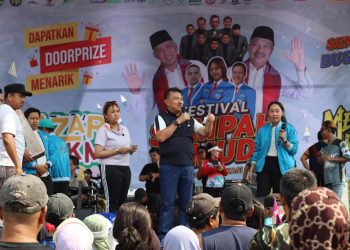 Warga Bekasi Ambyar Bareng Wawali Harris Bobihoe