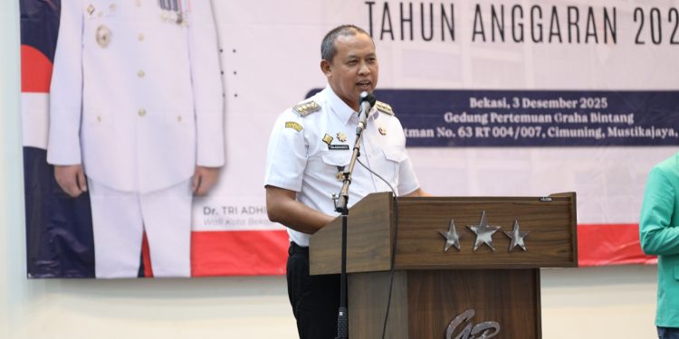 Wali Kota Bekasi Serahkan Beasiswa bagi Mahasiswa/i Tidak Mampu, Komitmen Pemerintah Kota Bekasi Perluas Akses Pendidikan Tinggi