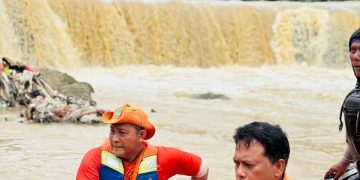 Kali Bekasi Kembali Berbusa, DLH Kota Bekasi Gandeng KP2C Telusuri Sungai