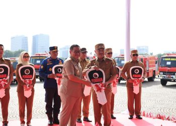 Wakil Wali Kota Bekasi hadiri Serah Terima Hibah Kendaraan Dinas Operasional Damkar dari Pemprov DKI Jakarta di Monas