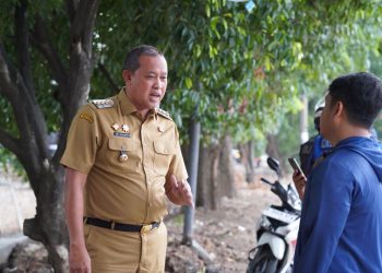 Wali Kota Bekasi Tri Tinjau Langsung Turap Longsor Rawalumbu  Hari Ini Langsung Dikerjakan