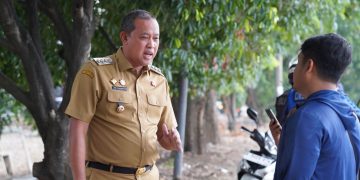 Wali Kota Bekasi Tri Tinjau Langsung Turap Longsor Rawalumbu  Hari Ini Langsung Dikerjakan