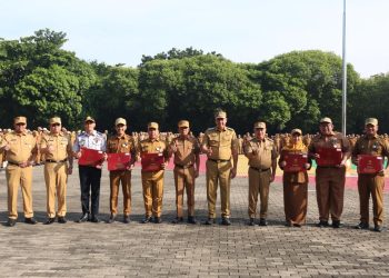 Wali Kota Bekasi, Tri Adhianto Serahkan Penghargaan Satyalencana, Harmony Award, dan Prestasi Atlet Jujitsu