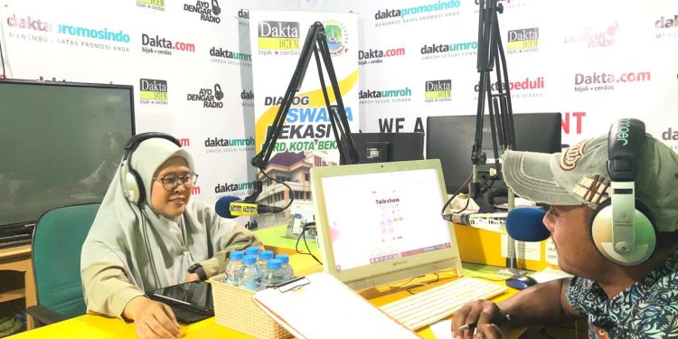 PUSPAGA Kota Bekasi Gelar Talkshow Refleksi Kesehatan Mental Perempuan di Radio Dakta