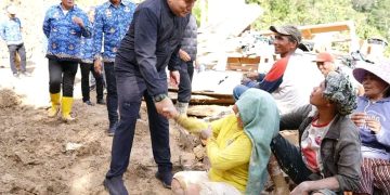 Bupati Pakpak Bharat Tinjau Langsung Lokasi Longsor di Desa Simerpara