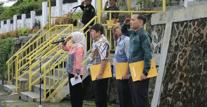 Pimpin Apel Perdana 2026, Sekda Pakpak Bharat Ajak ASN Tingkatkan Kinerja dan Pelayanan