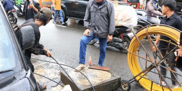 Wali Kota Bekasi Hentikan Penggalian Kabel Optik di Kali Abang Tengah, Proyek Tanpa Kejelasan Izin Langsung Diberhentikan