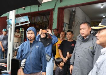 Wali Kota Bekasi Tinjau Langsung Jalan Caringin, Tegas Soal Truk Besar dan Perbaikan Maksimal