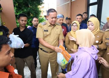 Ringankan Beban Warga Jelang Ramadhan, Wali Kota Bekasi Buka Pasar Murah Bersubsidi di Seluruh Kecamatan