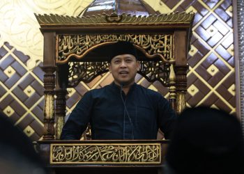 Wali Kota Bekasi Hadiri Tarawih Keliling di Masjid Jami Nurul Ikhwan, Sampaikan Perkembangan Tata Kelola Kota
