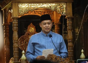 Wali Kota Bekasi Hadiri Tarawih Keliling di Masjid Al A’raaf, Sampaikan Komitmen Kebersihan, Sampah, dan Layanan Kesehatan
