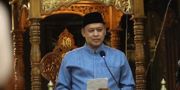 Wali Kota Bekasi Hadiri Tarawih Keliling di Masjid Al A’raaf, Sampaikan Komitmen Kebersihan, Sampah, dan Layanan Kesehatan