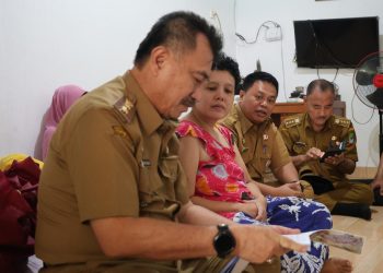 Wawali Harris Bobihoe Tinjau Langsung Warga Penerima Manfaat Bantuan Kesehatan